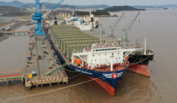 Zhoushan Huafeng completed the first repair of dual fuel ship 